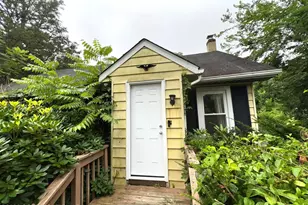 524 Independence Rd, East Stroudsburg, PA 18301 - Photo 1