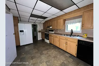  524 Independence Road, East Stroudsburg, PA 18301 - Photo 24