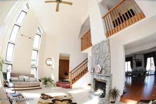 3105 Red Fox Ln, Long Pond, PA 18334 - Photo 4