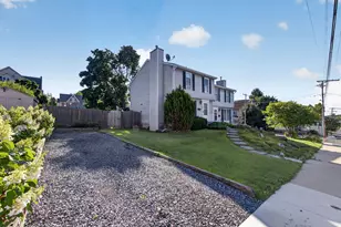 106 N Lobb Ave, Pen Argyl, PA 18072 - Photo 2