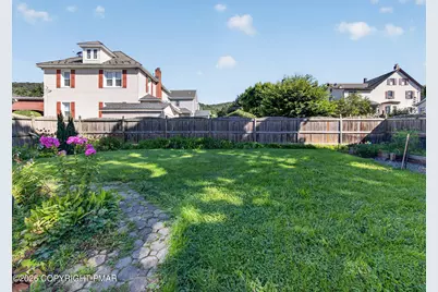  106 N Lobb Avenue, Pen Argyl, PA 18072 - Photo 18