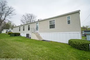 13 Clifton Manor Dr, Covington Township, PA 18424 - Photo 2