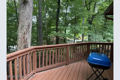  328 Crewe Court, Bushkill, PA 18324 - Photo 16