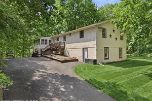198 Edinburgh Rd, Bushkill, PA 18324 - Photo 4