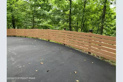  2100 Scarborough Way, Bushkill, PA 18324 - Photo 4