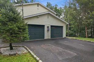 2434 Woodcrest Dr, East Stroudsburg, PA 18302 - Photo 38