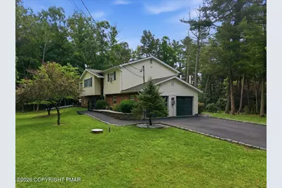  2434 Woodcrest Drive, East Stroudsburg, PA 18302 - Photo 2
