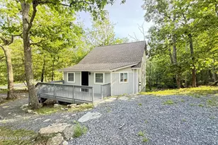 117 Clifton Dr, Bushkill, PA 18324 - Photo 2