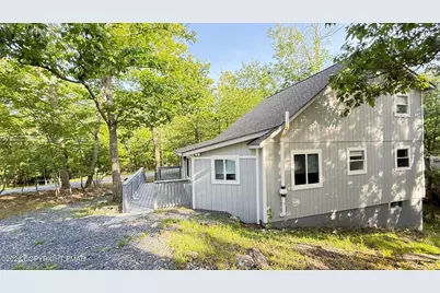  117 Clifton Drive, Bushkill, PA 18324 - Photo 4