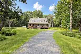 1115 Snowshoe Ct, Bushkill, PA 18324 - Photo 2
