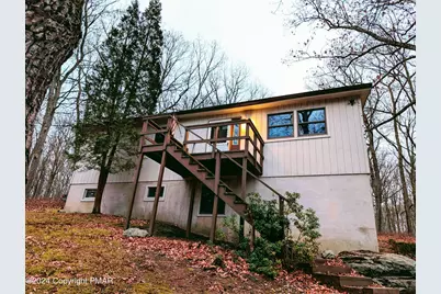  402 Mercury Drive, Bushkill, PA 18324 - Photo 1