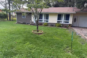 123 Stillwater Dr, Pocono Summit, PA 18346 - Photo 2