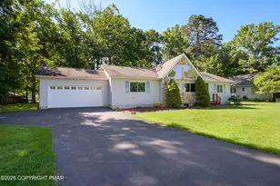 513 Gandolf Rd, Tamiment, PA 18371 - Photo 2