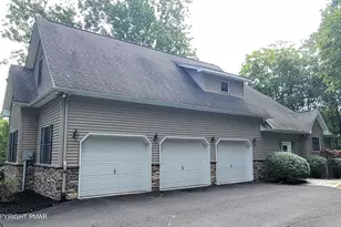 201 Garfield Ln, East Stroudsburg, PA 18301 - Photo 6