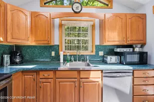 1046 Rainbow Dr, Lake Ariel, PA 18436 - Photo 12