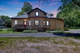 1198 W Main St, Stroudsburg, PA 18360 - Photo 1