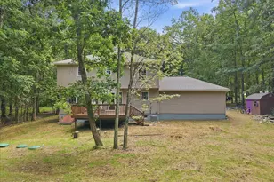 5124 Hickory Ln, East Stroudsburg, PA 18302 - Photo 14