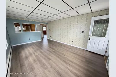  8 E Holland Street, Summit Hill, PA 18250 - Photo 6