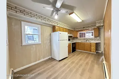 8 E Holland Street, Summit Hill, PA 18250 - Photo 8