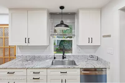  126 W West View Circle, East Stroudsburg, PA 18302 - Photo 6