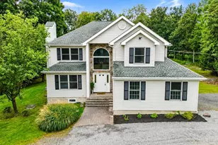 902 Thornberry Ct, East Stroudsburg, PA 18302 - Photo 1