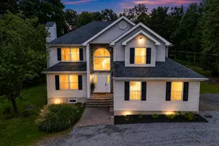 902 Thornberry Ct, East Stroudsburg, PA 18302 - Photo 2