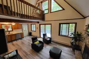 193 Bellingham Dr, Bushkill, PA 18324 - Photo 4