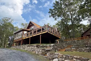 1458 N Rocky Mountain Dr, Effort, PA 18330 - Photo 2