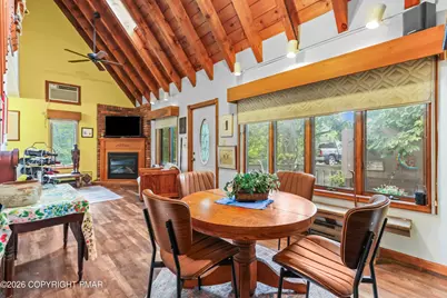  424 Saunders Drive, Bushkill, PA 18324 - Photo 6