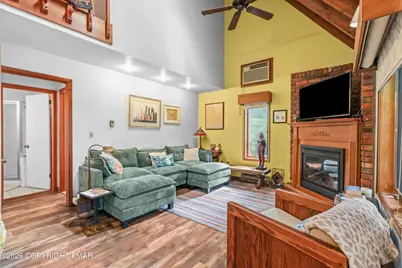  424 Saunders Drive, Bushkill, PA 18324 - Photo 8