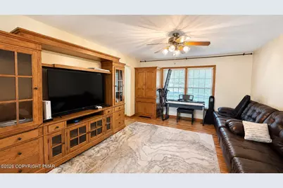  135 Mountain Top Circle, Bushkill, PA 18324 - Photo 6