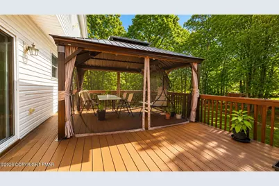  135 Mountain Top Circle, Bushkill, PA 18324 - Photo 4