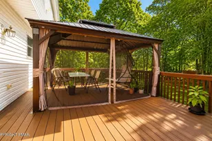 135 Mountain Top Cir, Bushkill, PA 18324 - Photo 4