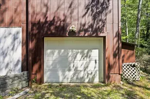 6520 Runnymeade Ln, Tobyhanna, PA 18466 - Photo 22