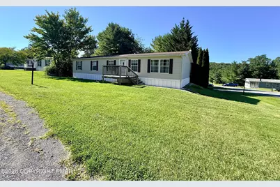  255 Angel Drive, New Ringgold, PA 17960 - Photo 2