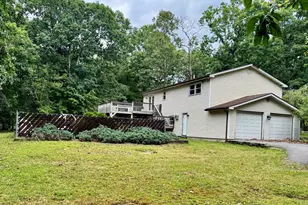 3122 Gabrielle Ln, East Stroudsburg, PA 18301 - Photo 2