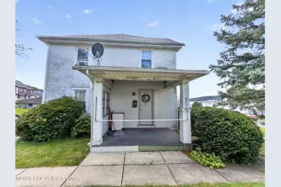  112 W Bertsch Street, Lansford, PA 18232 - Photo 2