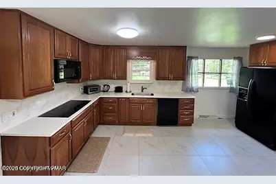  203 Center Road, Stroudsburg, PA 18360 - Photo 14