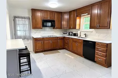  203 Center Road, Stroudsburg, PA 18360 - Photo 6