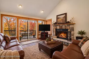 207 Sycamore Ct, Tannersville, PA 18372 - Photo 4