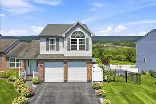 3435 Fury Ct, Washington Township, PA 18080 - Photo 2