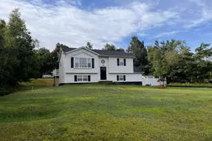 216 Center Dr, Blakeslee, PA 18610 - Photo 1