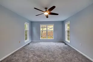 212 Hawthorne Village Ct, East Stroudsburg, PA 18302 - Photo 10