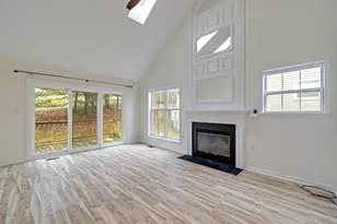 212 Hawthorne Village Ct, East Stroudsburg, PA 18302 - Photo 4