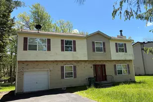 5011 Woodside Dr, Tobyhanna, PA 18466 - Photo 1
