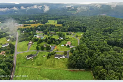  235 Country Acres Drive, Kunkletown, PA 18058 - Photo 32