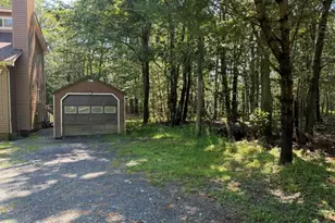 1023 Salamanca Dr, Tobyhanna, PA 18466 - Photo 6