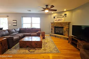 1255 Hawthorn Terrace, Pocono Summit, PA 18346 - Photo 10