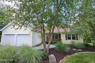 1255 Hawthorn Terrace, Pocono Summit, PA 18346 - Photo 4