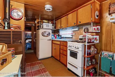  117 S Lake Drive, Lake Harmony, PA 18624 - Photo 6